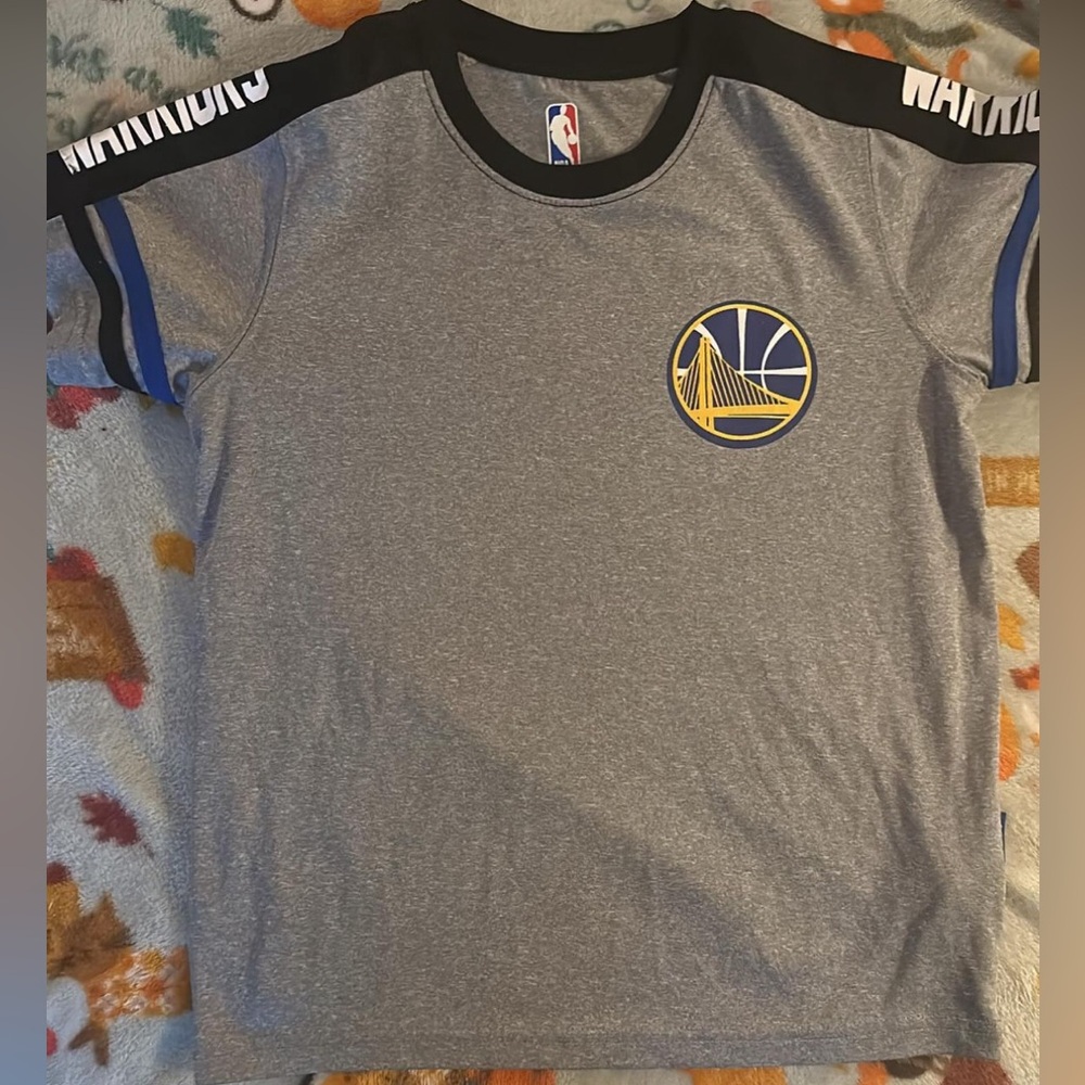 Children size 6 nba brand shirt new with out tags golden state warrior